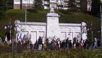 Monument aux morts - Place Charles de Gaulle - Crmonie du 11 novembre 1998 - Le creusot en Bourgogne - 71200